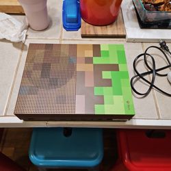 LIMITED EDITION MINECRAFT XBOX SERIES ONE
