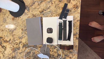 Apple Watch Ultra 2 bundle
