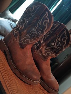 Mens Boots size 10EE