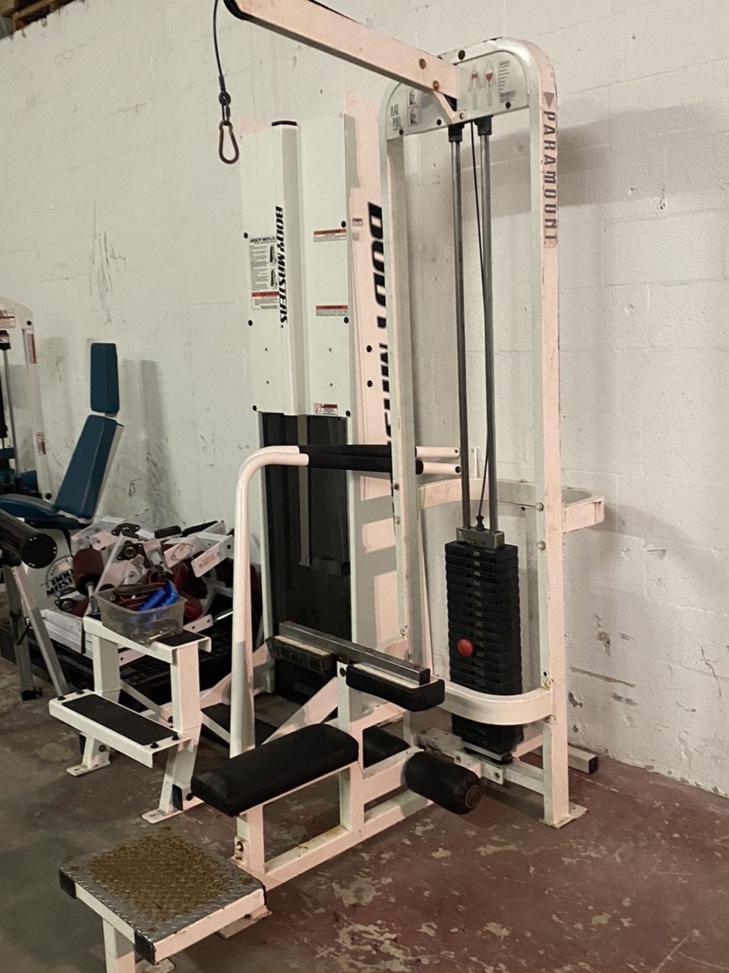 Paramount Lat Pulldown Gym Equipment