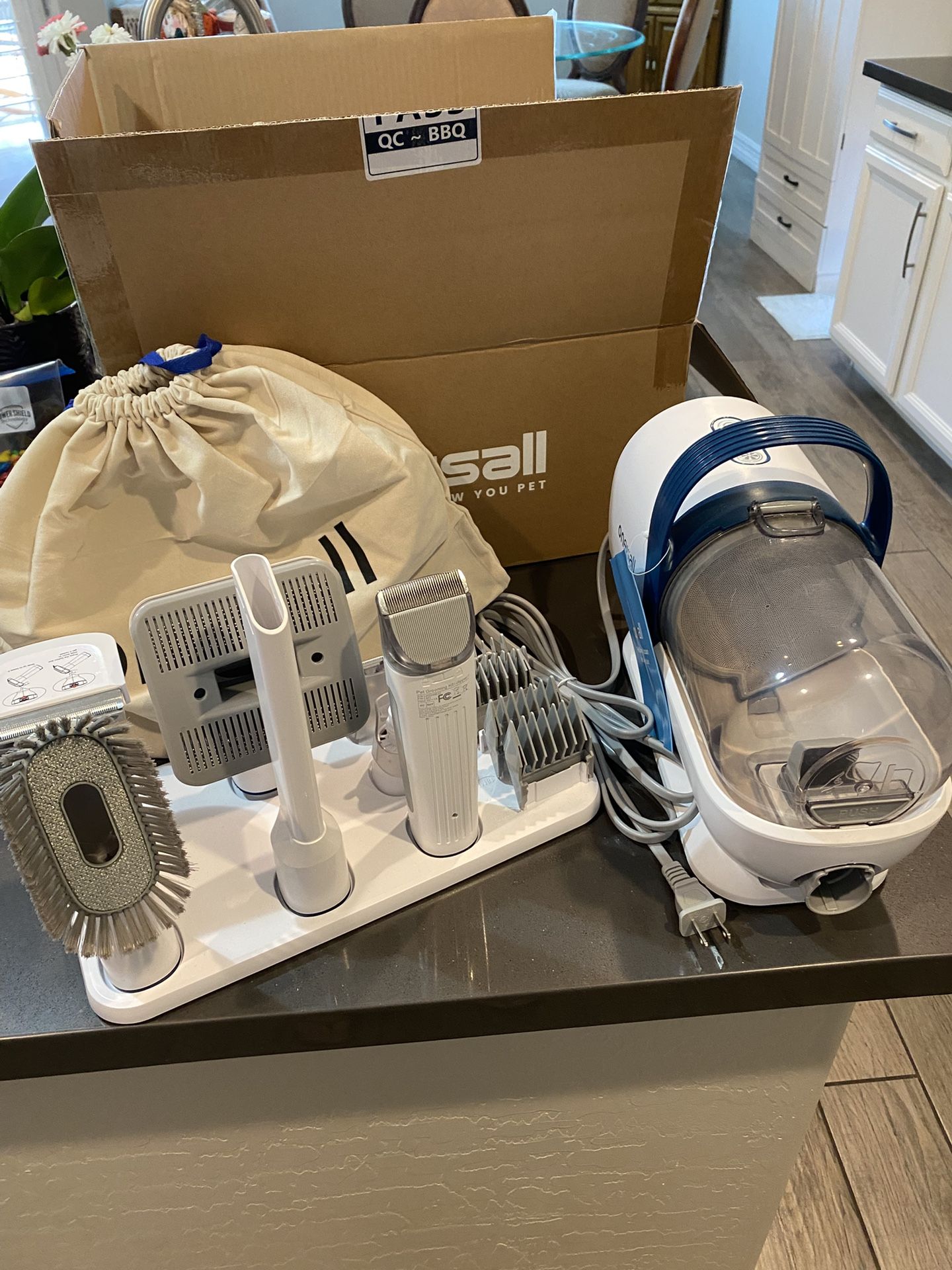 Oneisall Pet Grooming Vacuum