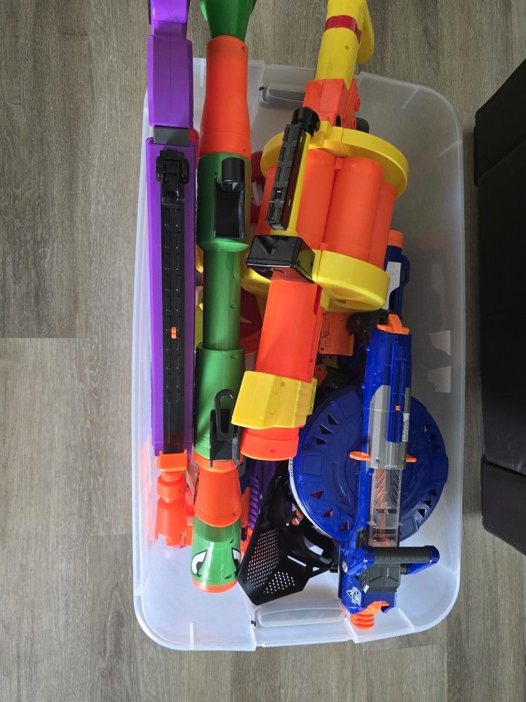NERF GUNS