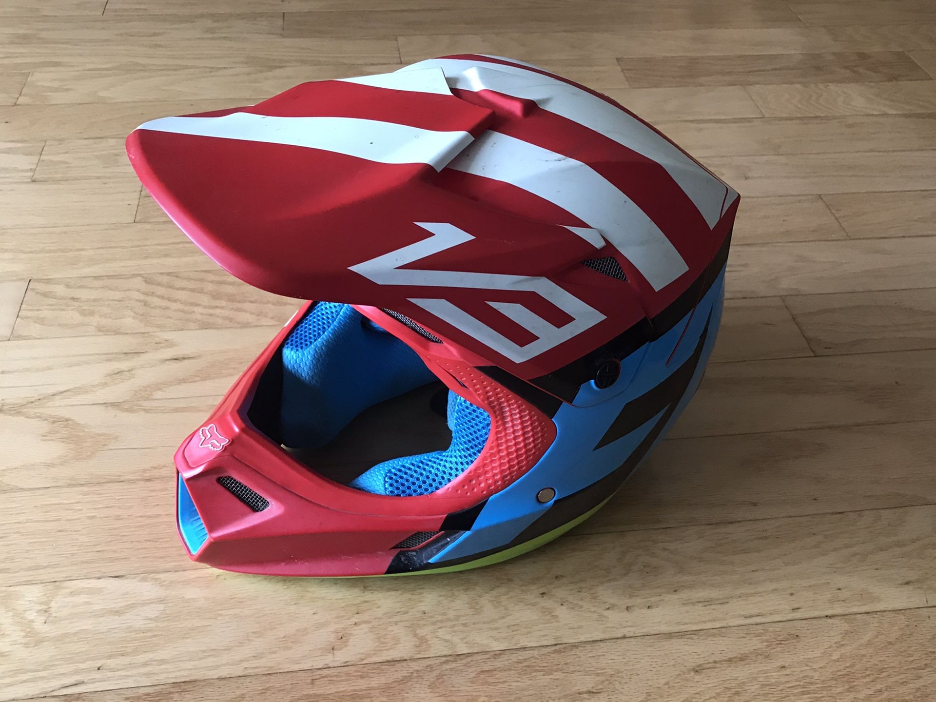 Fox V3 helmet creo Medium