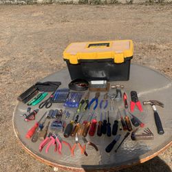 VOYAGER 19” Toolbox with Top Tray Includes Tools