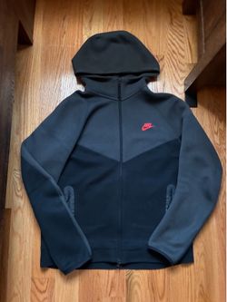 Black Nike Tech