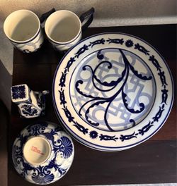 BOMBAY DINNER PLATES, BOWL, 2 CUPS, CREAMER WINDSOR FABRIQUE EN CHINE COBALT BLUE SWIRLS