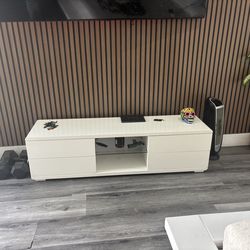 Tv stand