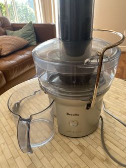 B reville Juice Fountain Compact Wide-Mouth Slow Juicer