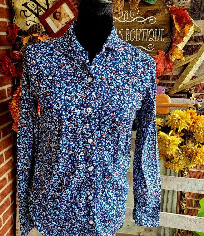 SO Button Up Blue Floral Shirt