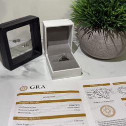 *NEW* VVS1 Engagement Ring 2 Carat round cut, Zircon