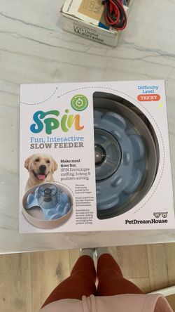 Dog slow feeder