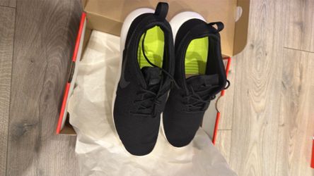 Brand new Nike Rosche One - size 9.5