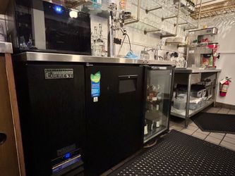 Everest EBD2-BBG Commercial Kegerator & Glass Door Back Bar Cooler Hybrid Combo
