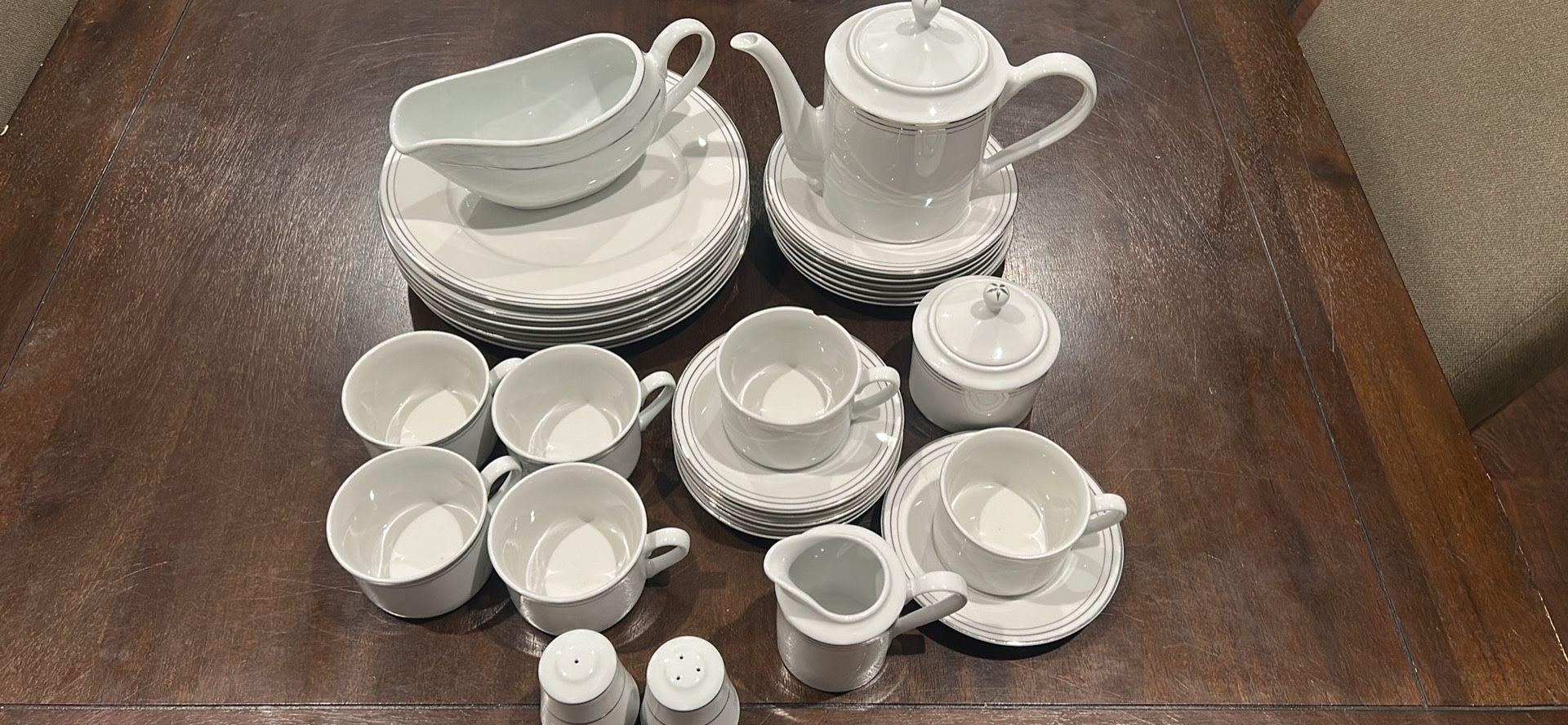 32 pc China Set (Compton)