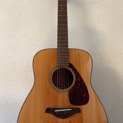 Yamaha FG700S Guitar 