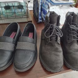 Girls Shoes (Size 2)