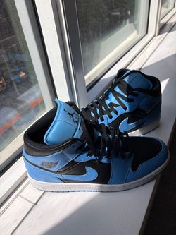 Retro one University blue, black, and blue