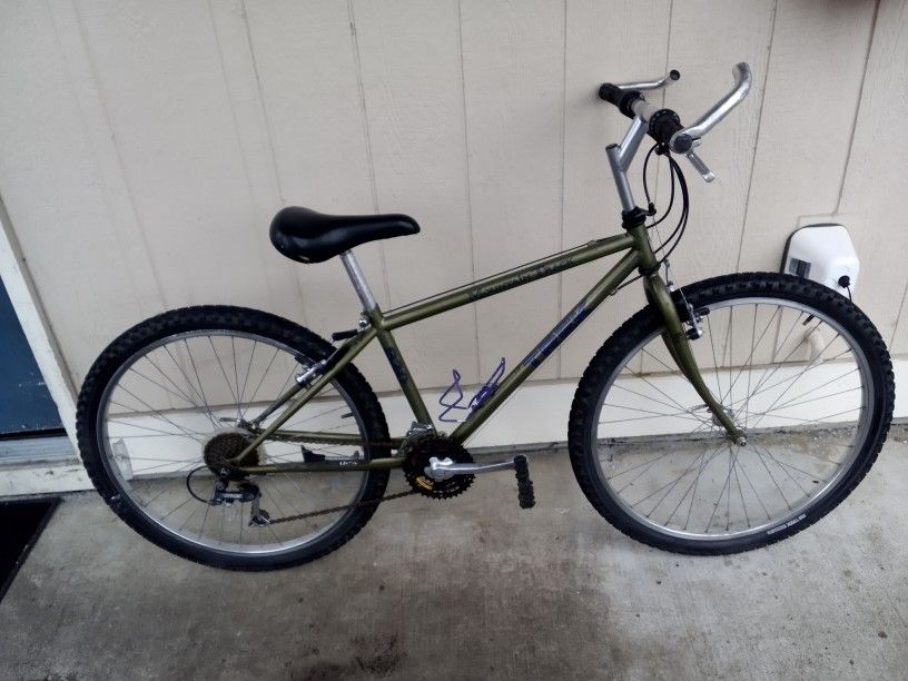 Vintage Trek 820 Mountain Trail Bike