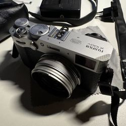 Fujifilm X100V Camera - Silver 