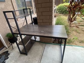 Desk for sale, used it and loved it, only getting rid of it as changed decor in room