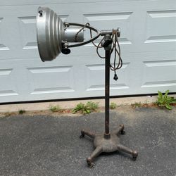 Heat Lamp Adjustable Height 4 Feet 