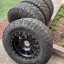 Method Wheels Chevy Silverado On 285/70/17 Tire 