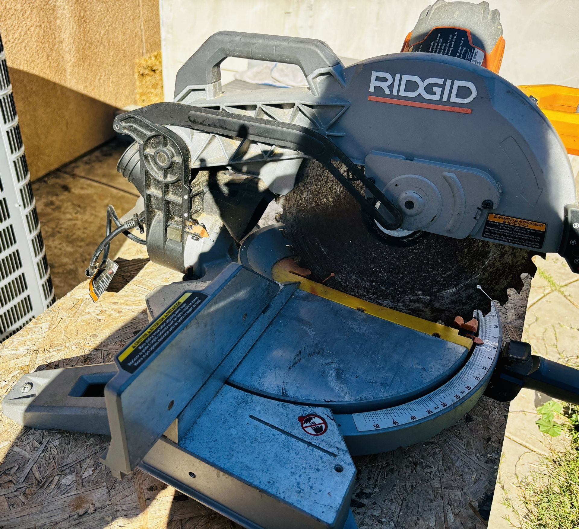 RIDGID Compound Miter Saw
