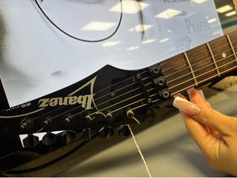 Acoustic/Electric Guitar