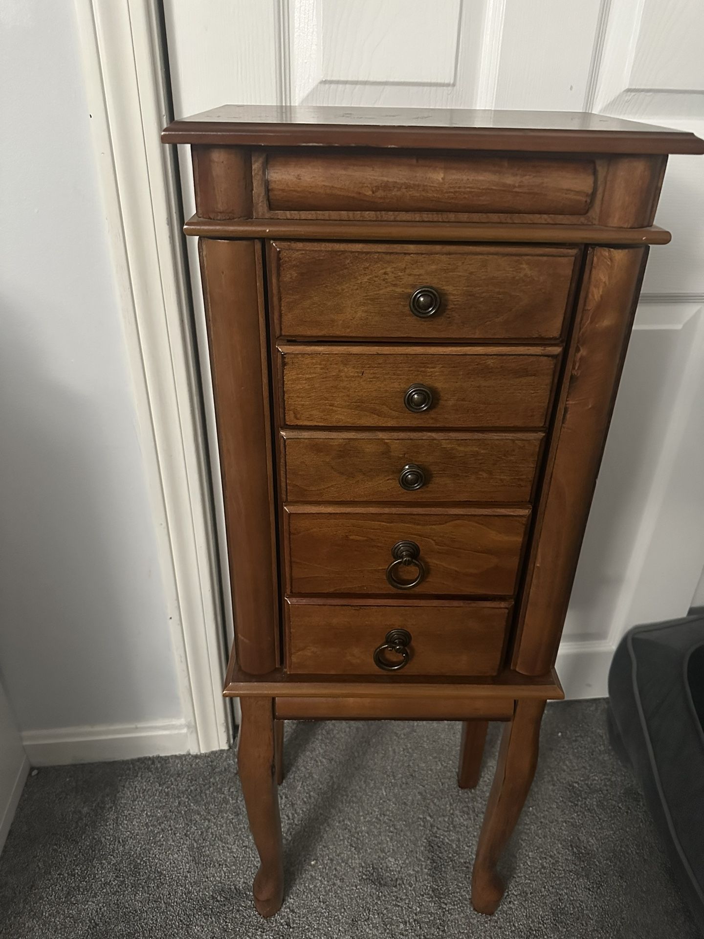 Standing Jewelry Box