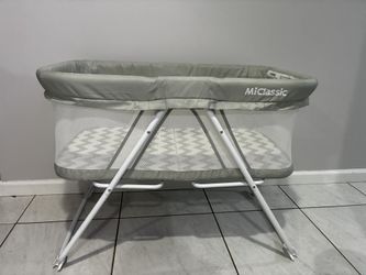 Portable Rocking Bassinet W/ Bag