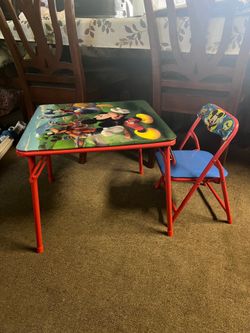 Mesa y silla para niños de Disney