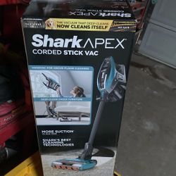 Shark Apex Vacune