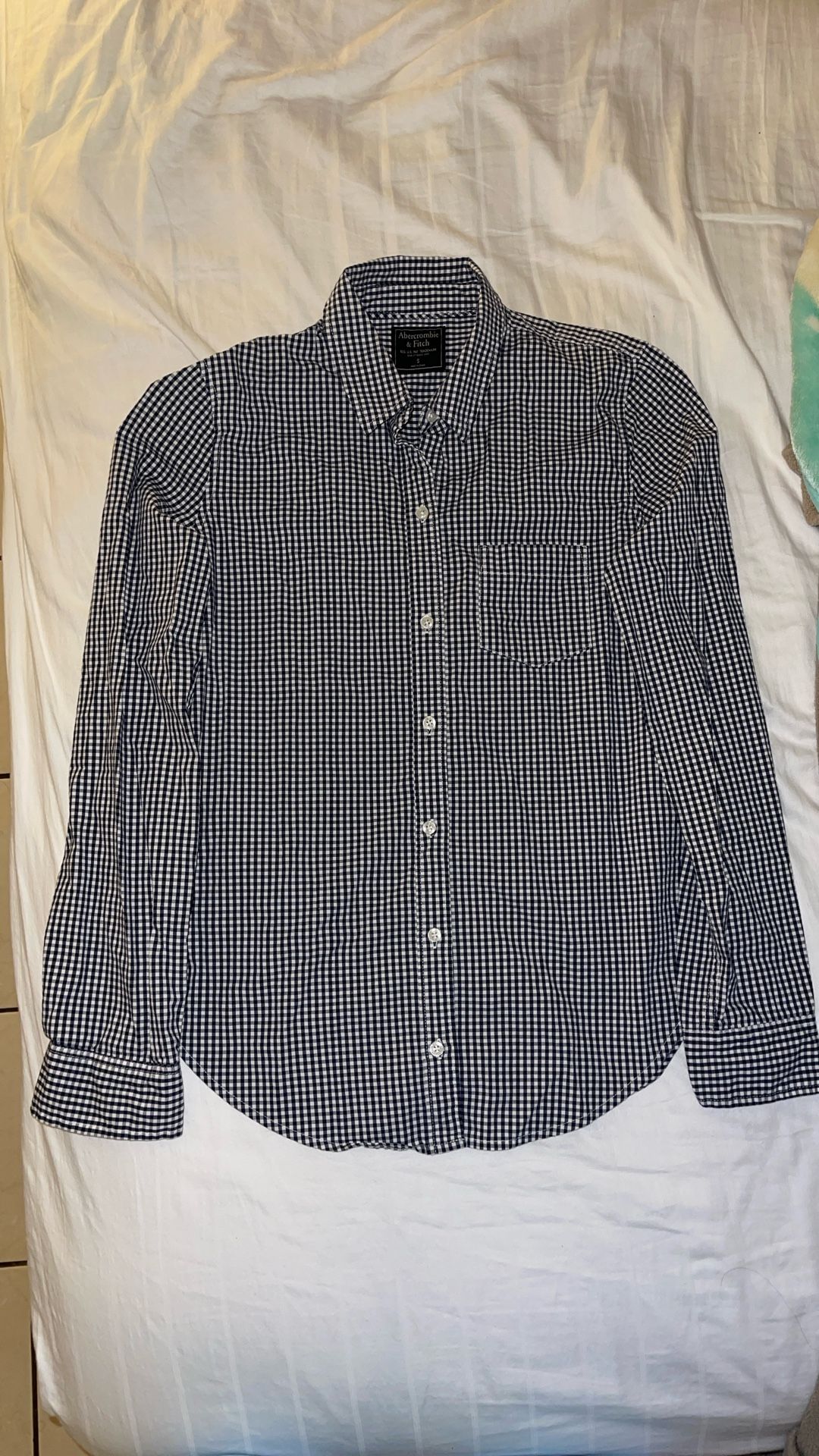 Abercrombie & Fitch Long Sleeve Button Up (S)