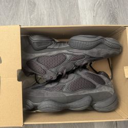  Size 10.5 Yeezy 500 utility black Used 1 