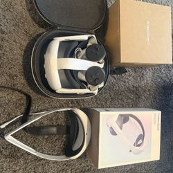 Meta Quest 3 and Meta Quest headsets with boxes and accessories 4K 512GB