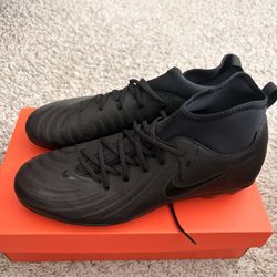 NIKE Phantom Luna II