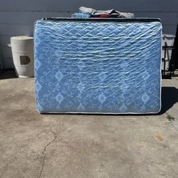 Matress And Box Spring 100$ 