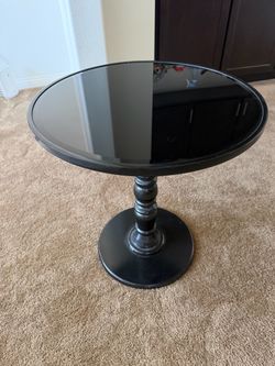 Black PedestalTable / Accent End Table
