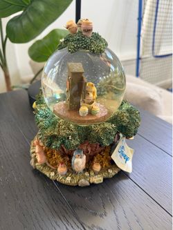 Winnie The Pooh Snow Globe