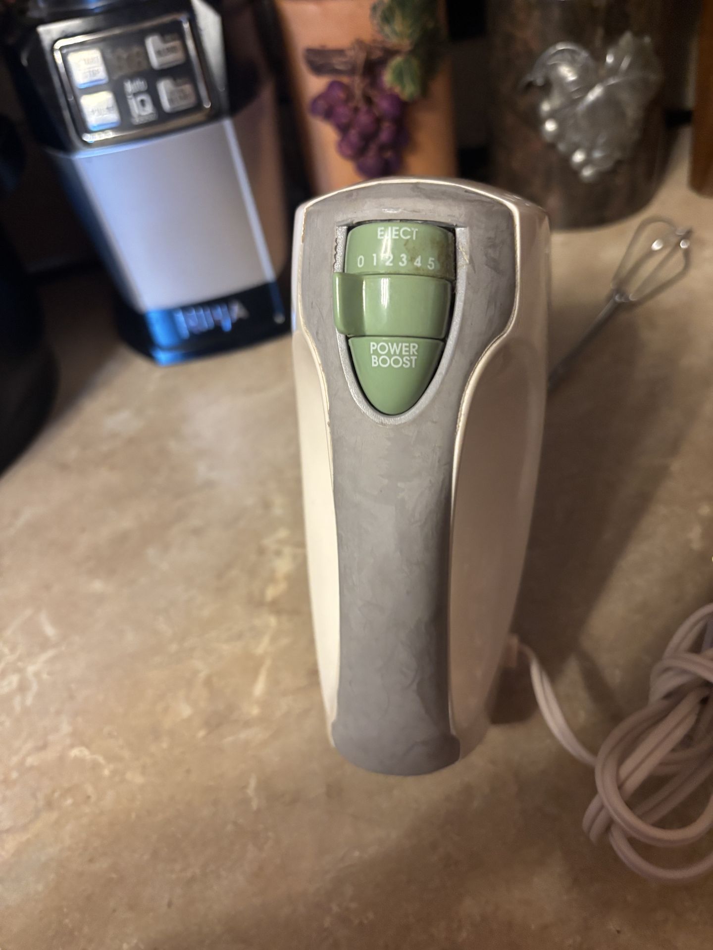 Nice Black & Decker Hand Mixer