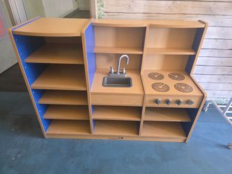 Large high quality new prek play kitchen (commercial quality)