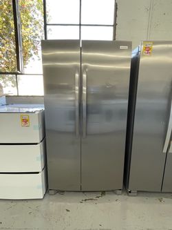 New Frigidaire 36 in 26 Cu Ft Standard Depth Side by Side Refrigerator