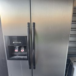 Whirlpool Side By Side Refrigerator/freezer 