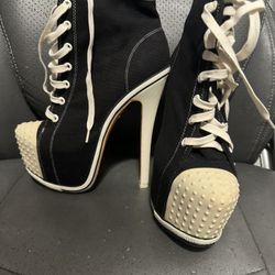 Converse - Heels - Black/White - Size 7 