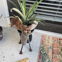 Dog Plant Holder And Plant