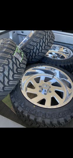 22x12 American Force Wheels On 33s 