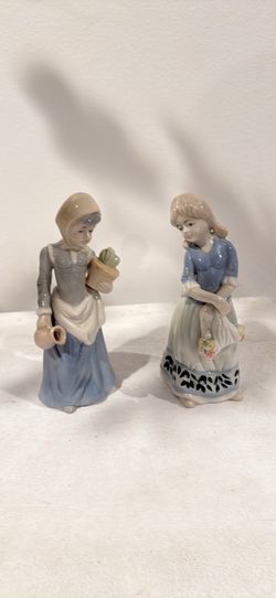 2 Porcelain Figurines – Girl Collectibles Home Decor