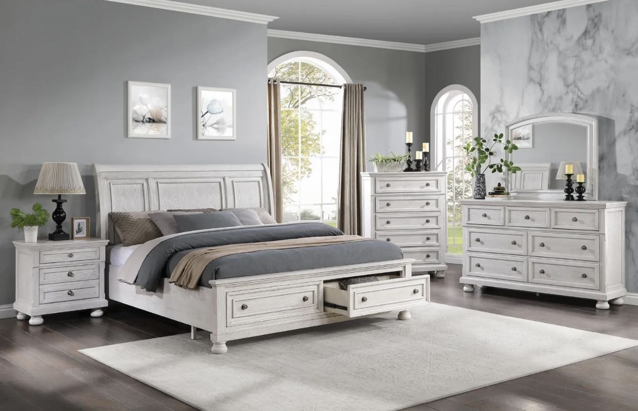 Queen Solid Wood Bedroom Set On Sale!