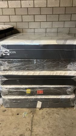 Queen Mattress With Box Spring (NEW)