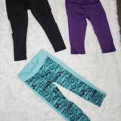 ATHLETIC CAPRIS BUNDLE SIZE SMALL
